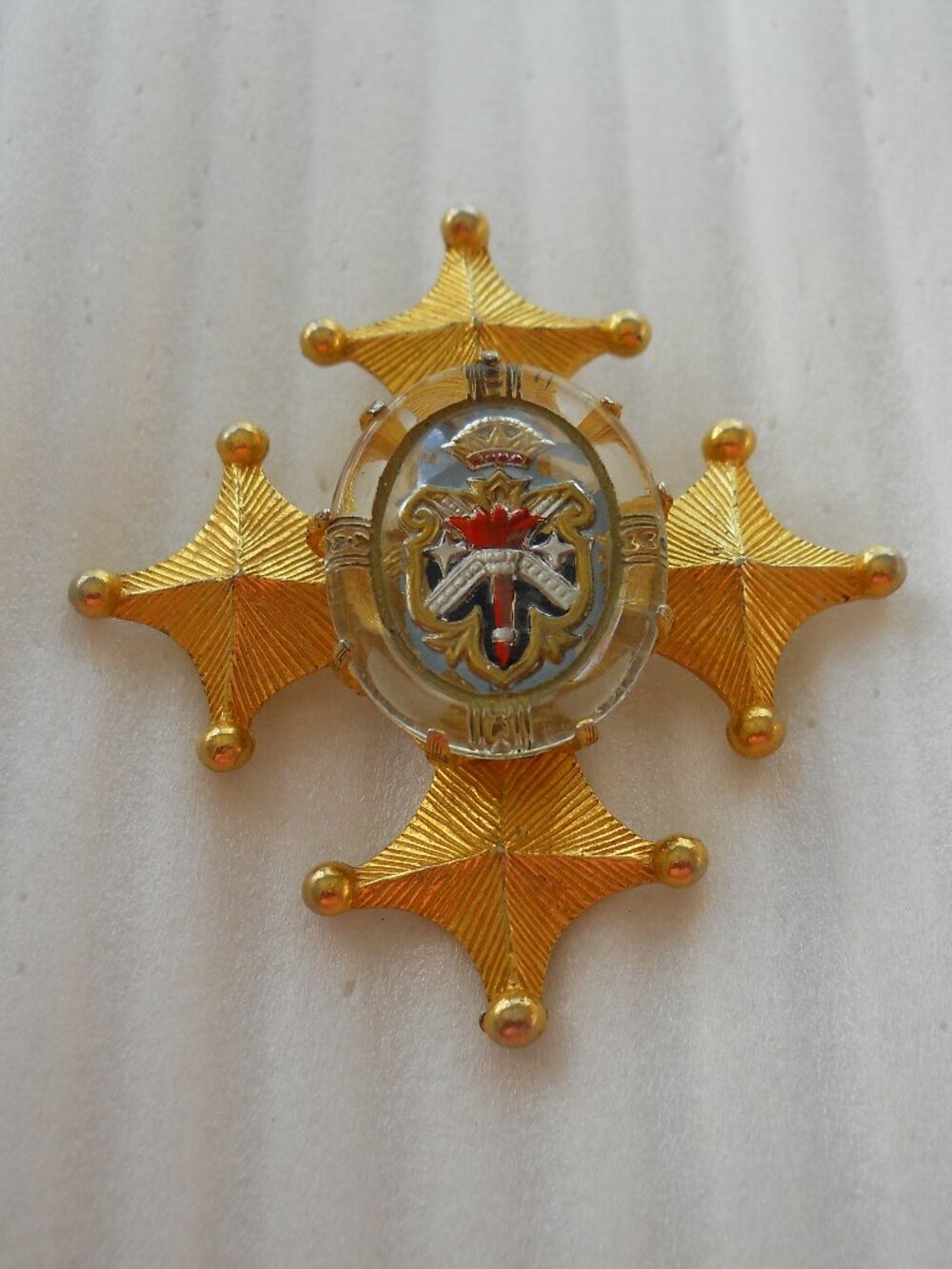 Van S Authentics Maltese Cross Pin/Pendant    1125
